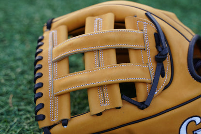 12.50" H-Web Outfield Grace Glove - Black/ Tan